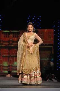 Gauahar Khan walked the ramp at the 'Caring with Style' fashion show at NSCI