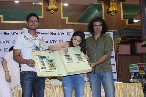 Randeep, Alia and Imtiaz at the Highway DVD launch