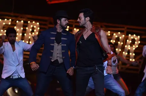 Rajineesh Duggal performs with Sreesanth on Khatron Ke Khiladi Grand Finale