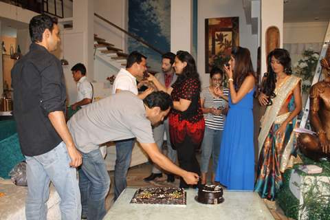 Main Na Bhoolungi's 100 episode celebration
