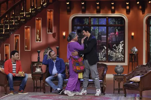 Dadi greets Akshay on Comedy Nights With Kapil