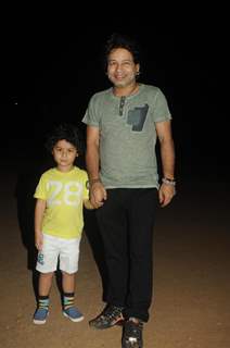 Kailash Kher with his son at the Cricket Match between Singers and the Cast of 'Desi Katte'