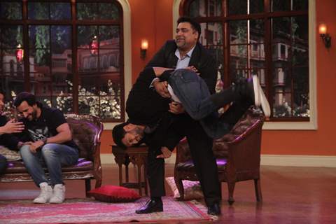 Ram Kapoor topples Riteish over on Comedy Nights with Kapil