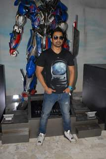 Rannvijay Singh at the Unveiling of Transformers 4 lead robot Optimus Prime