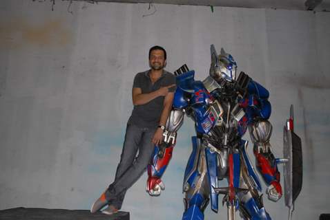 Atul Kasbekar at the Unveiling of Transformers 4 lead robot Optimus Prime