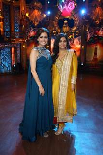 Dia Mirza & Vidya Balan Promote Bobby Jasoos on Entertainment Ke Liye Kuch Bhi Karega