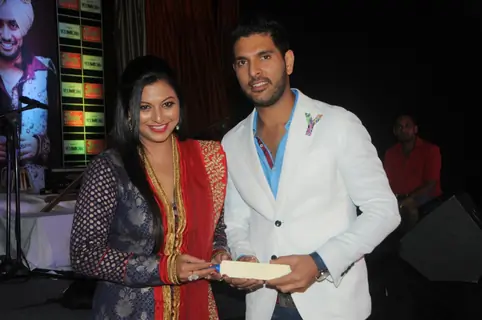 Yuvraj Singh at the Charity Event  Mehefil-e-Sartaaj