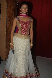 Divyanka Tripathi at Star Parivaar Awards 2014