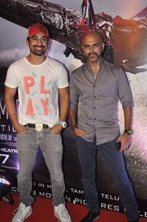 Rannvijay and Raghu Ram at Transformers Age of Extinction Premiere