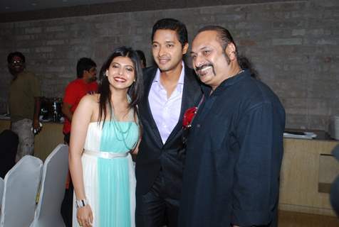 Shreyas Talpade with wife and Leslie Lewis at Poshter Boyz Launch at Levo