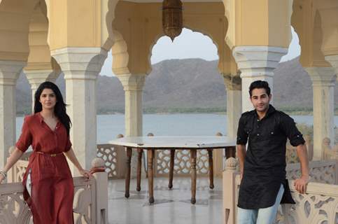 Armaan and Deeksha visit Jal Mahal in Jaipur