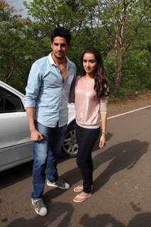 Sidharth Malhotra and Shraddha Kapoor Promotes Ek Villain on CID