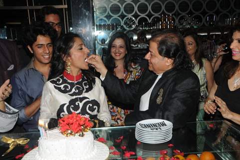 Anup Jalota feeding Megha Jalota her Birthday cake