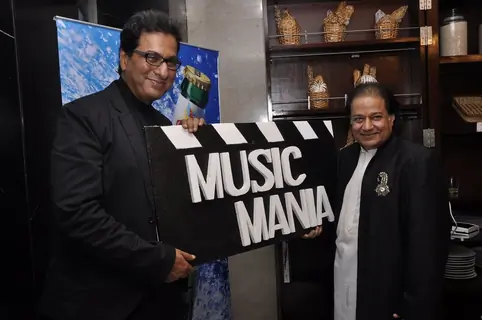 Talat Aziz and Anup Jalota at the launch of Music Mania Event