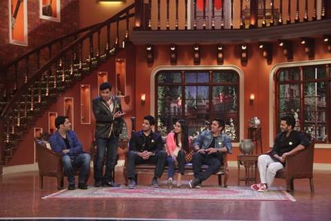 The cast of Ek Villain enjoy a gig on Comedy Nights With Kapil