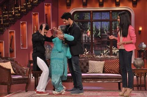 Dadi performs with Riteish Deshmukh on Comedy Nights With Kapil