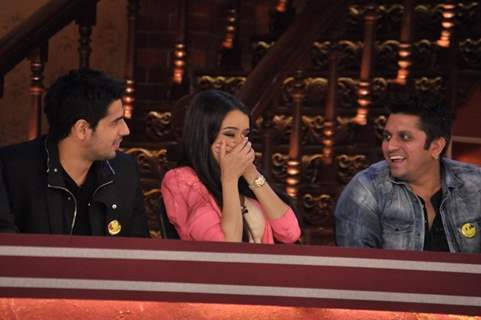 Shraddha Kapoor cannot stop laughing on Comedy Nights With Kapil