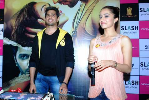 Sidharth Malhotra and Shraddha Kapoor at the Promotion of Ek Villain at Viviana Mall, Thane