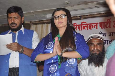 Rakhi Sawant was seen greeting the crowd