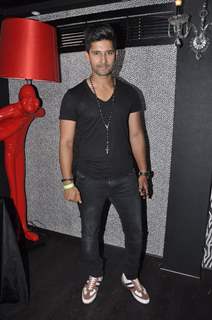 Ravi Dubey at Vivian Dsena's Birthday Party