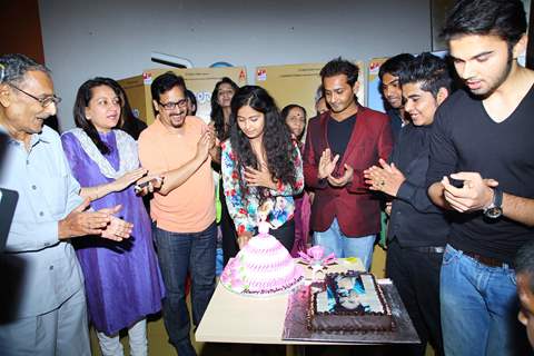 Avika Gor cuts her Birthday cake at the Party