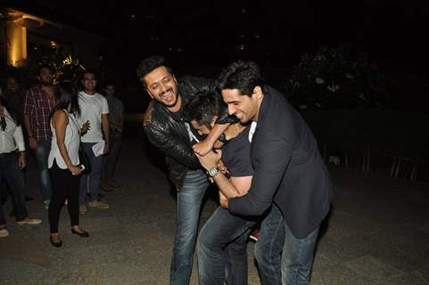 Riteish and Sidharth hug Mohit at the Success Party of Ek Villain