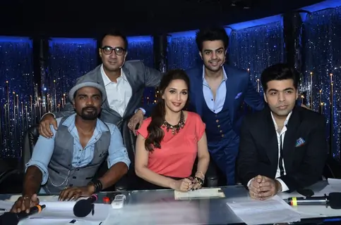 The Jhalak Dikhala Jaa team pose for a click