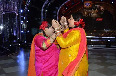 Palak and her clone get into a fight on Jhalak Dikhala Jaa