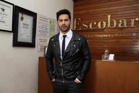 Varun Dhawan at the unplugged song launch of Humpty Sharma Ki Dulhania