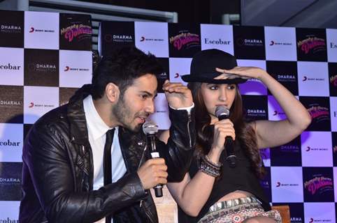 Varun Dhawan and Alia Bhatt in their dramatic pose