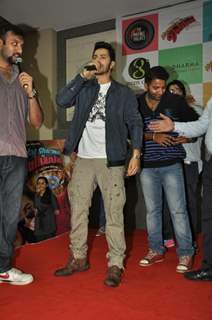 Varun visits Mithibai College for the Promotion of Humpty Sharma Ki Dulhania