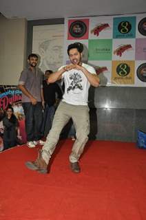 Varun Performs at Mithibai College for the Promotion of Humpty Sharma Ki Dulhania