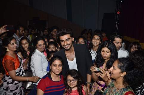 Arjun Kapoor poses with his fans at Shaimak Dawar's Dance show