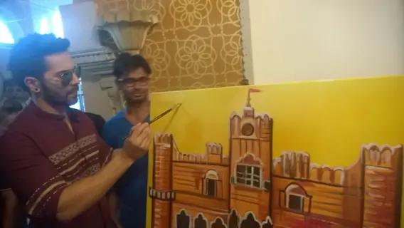 Varun Dhawan painting a canvas at the promotion of Humpty Sharma Ki Dulhania in Jaipur