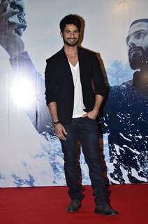 Shahid Kapoor poses to media at the Trailer Launch of Haider