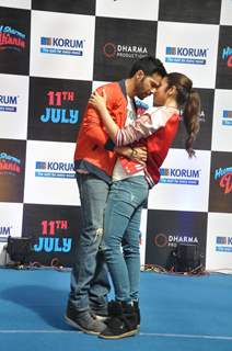 Varun Dhawan and Alia Bhatt performs at Korum Mall