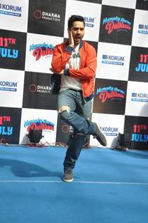 Varun Dhawan in his dramatic pose at Korum Mall,Thane