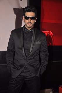 Zayed Khan poses for the camera on Location of Sharafat Gayi Tel Lena