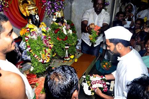 Ritiesh Deshhmukh visited the Vithal Mandir to seek blessings for his movie Lai Bhari