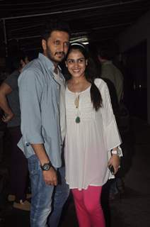 Ritiesh and Genelia pose for the media at the Screening of Lai Bhari