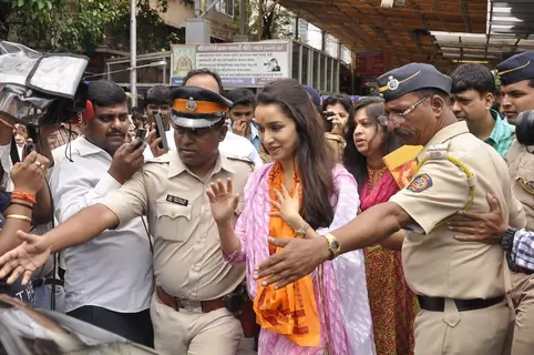 Shraddha Kapoor was spotted at Siddhivinayak