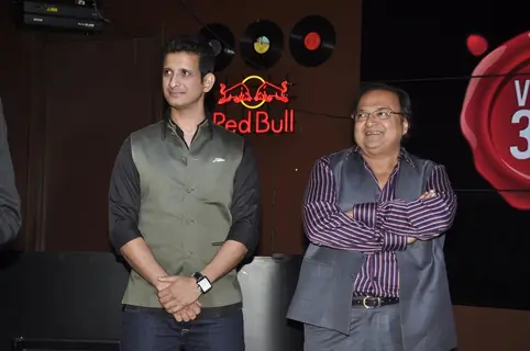 sharman Joshi along with Rakesh Bedi at the Launch of Carnival Cinemas