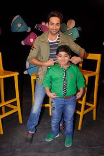 Ayushmann Khurrana makes dimples on Sadhil's cheeks on Captain Tiao