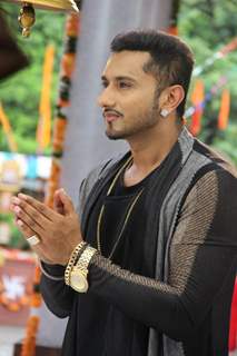 Yo Yo Honey Singh Spotted Shooting for India's Raw Star