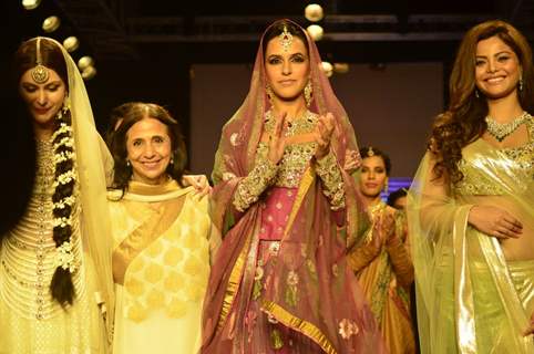 Neha Dhupia dazzels the ramp at IIJW 2014 - Day 1