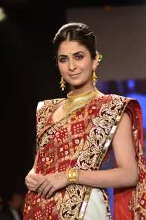 A model walks the ramp as a Gujrati bride at the IIJW 2014 - Day 2