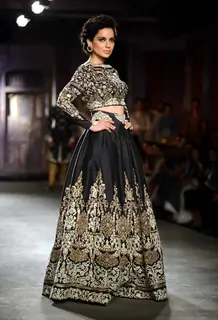 Kangana Ranaut walks the ramp for Anju Modi at the Indian Couture Week - Day 2