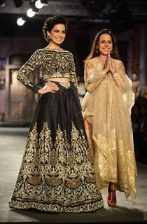 Kangana Ranaut and Anju Modi at the Indian Couture Week - Day 2