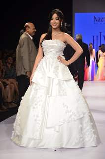 Yami Gautam walks the ramp for Nazrana by Rio Tinto at the IIJW 2014 - Day 3