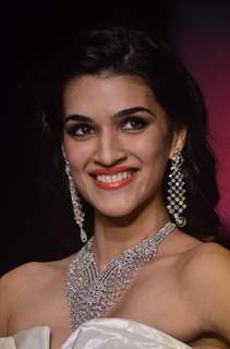 Kriti Sanon at the India International Jewellery Week (IIJW) 2014 - Day 3